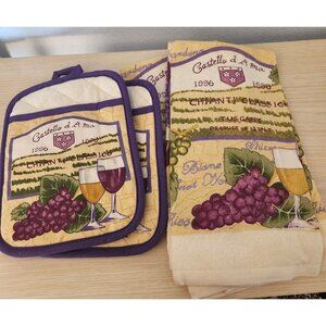 Kitchen Towel 4 Piece Set Castetto di Ama  2 Towels,  2 Pot Holders
